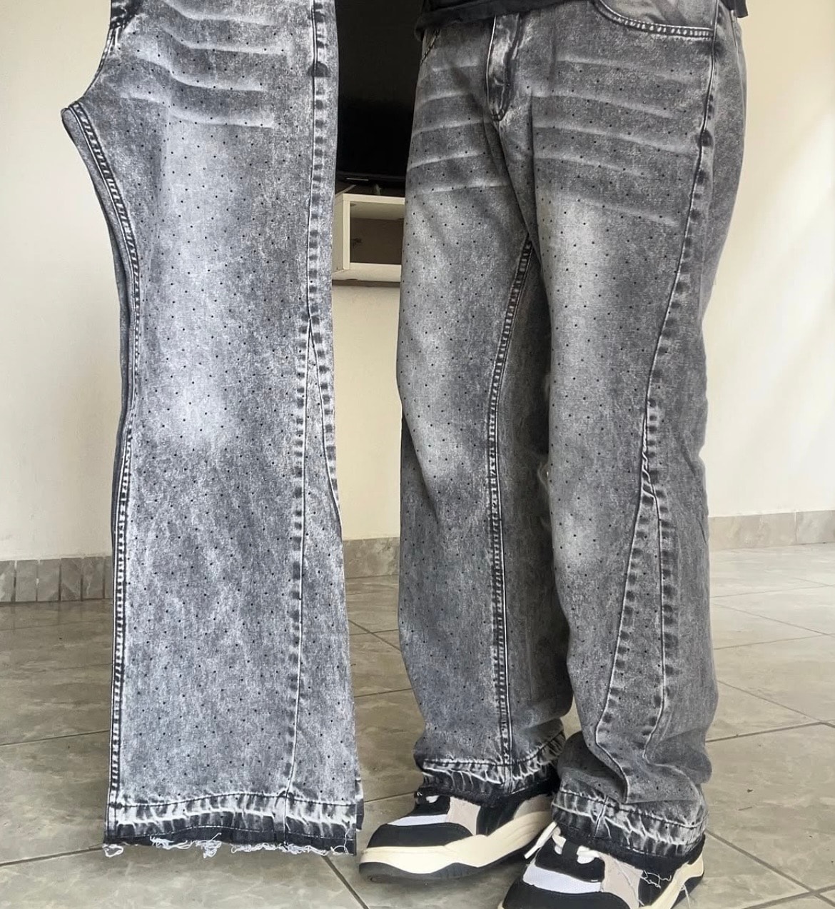 FLARED JEANS | GRIS CON STRASS